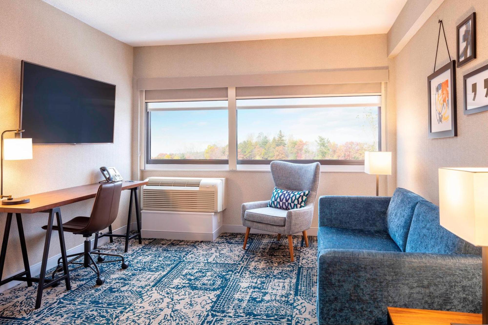 Four Points By Sheraton Norwood Conference Center Екстериор снимка