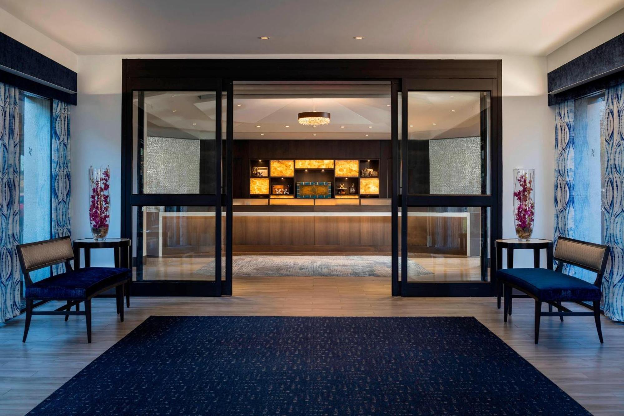 Four Points By Sheraton Norwood Conference Center Екстериор снимка
