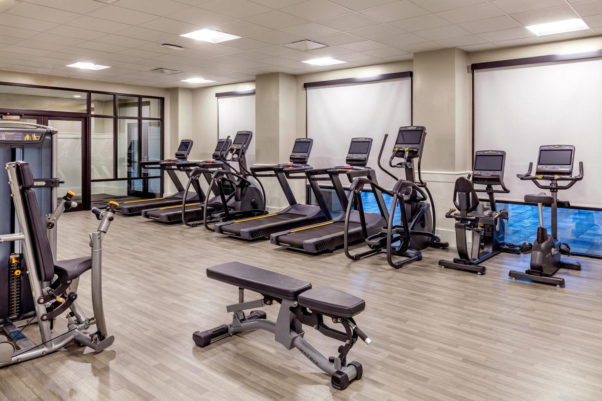 Four Points By Sheraton Norwood Conference Center Екстериор снимка